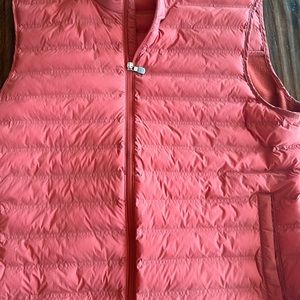 Peter Millar Crown Elite Light Vest XL in Cape Red similar to a rust color. EUC